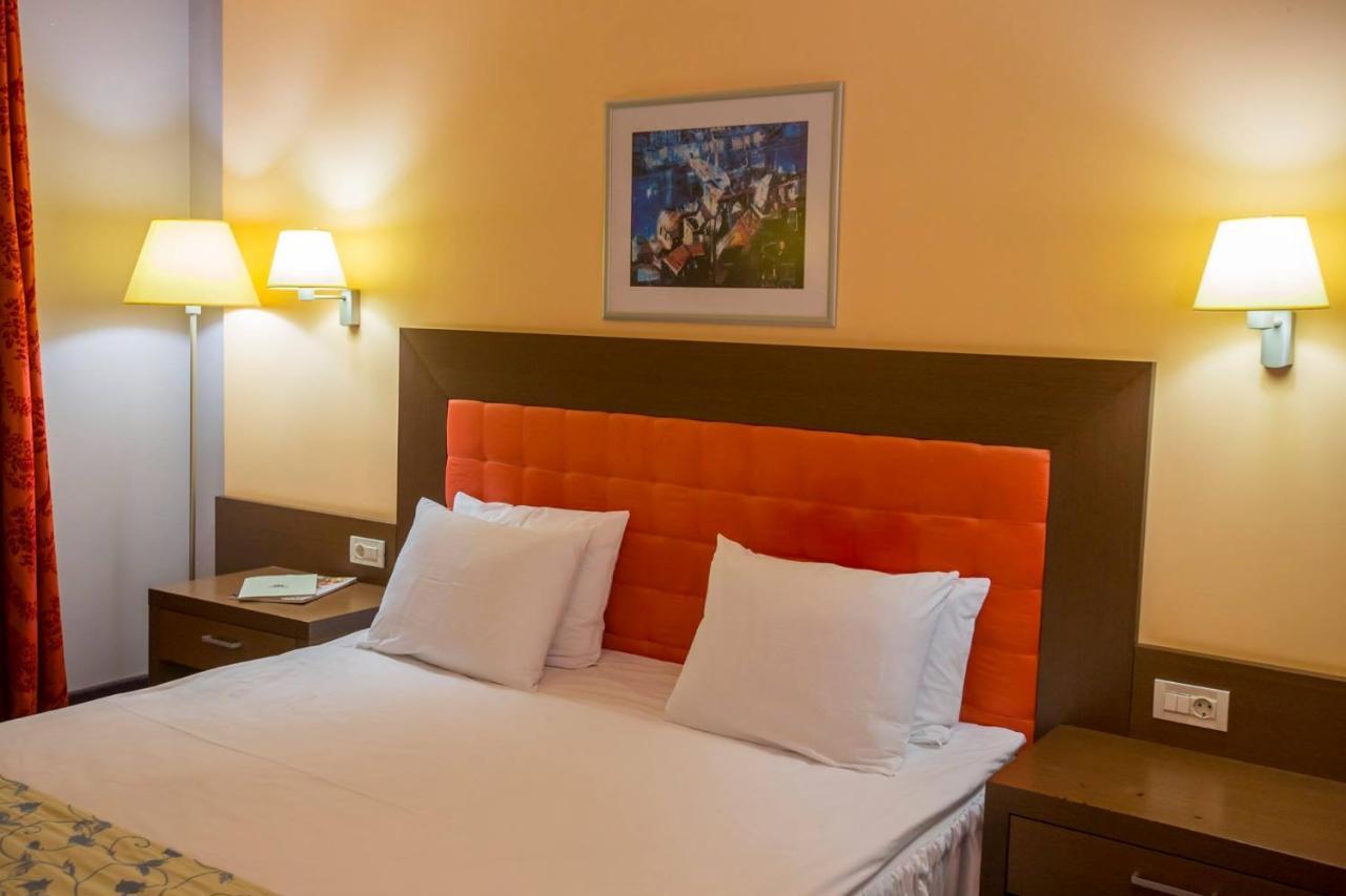 Park Hotel Romantica Svilengrad Extérieur photo