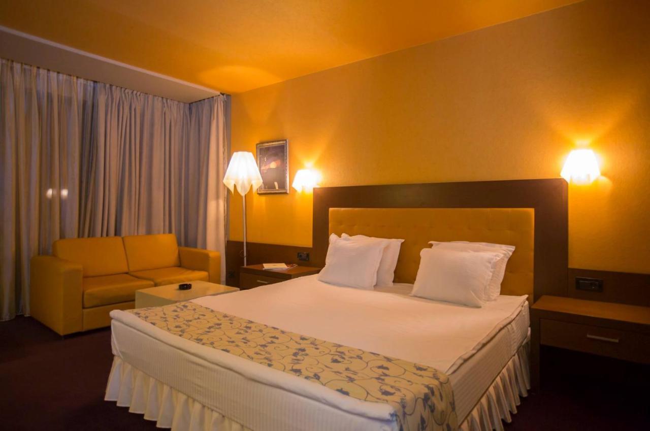 Park Hotel Romantica Svilengrad Extérieur photo