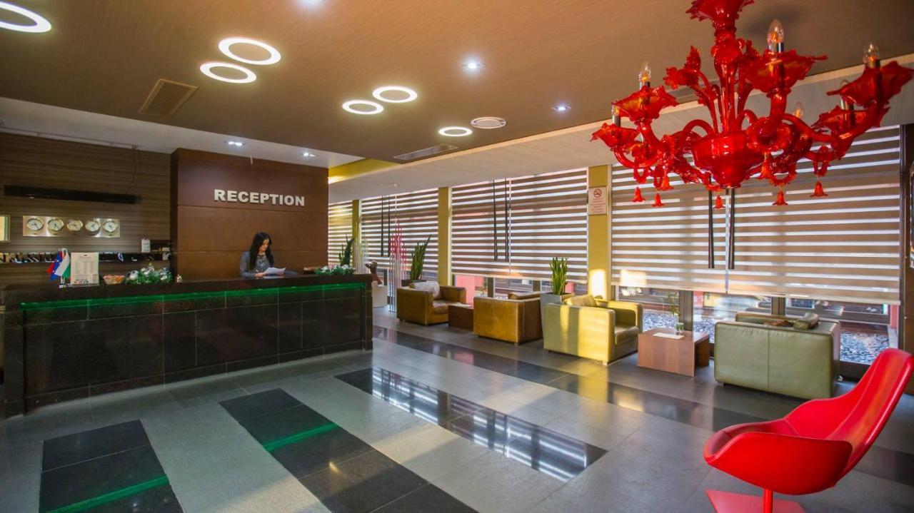 Park Hotel Romantica Svilengrad Extérieur photo