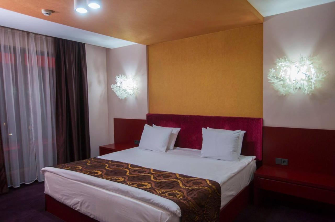 Park Hotel Romantica Svilengrad Extérieur photo